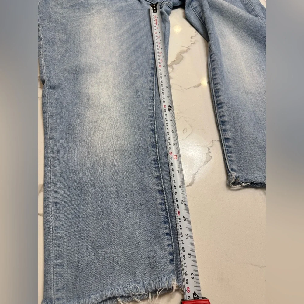 Light Blue Oliver Logan premium denim- Crosby Boyfriend 33 inches - Picture 7 of 11